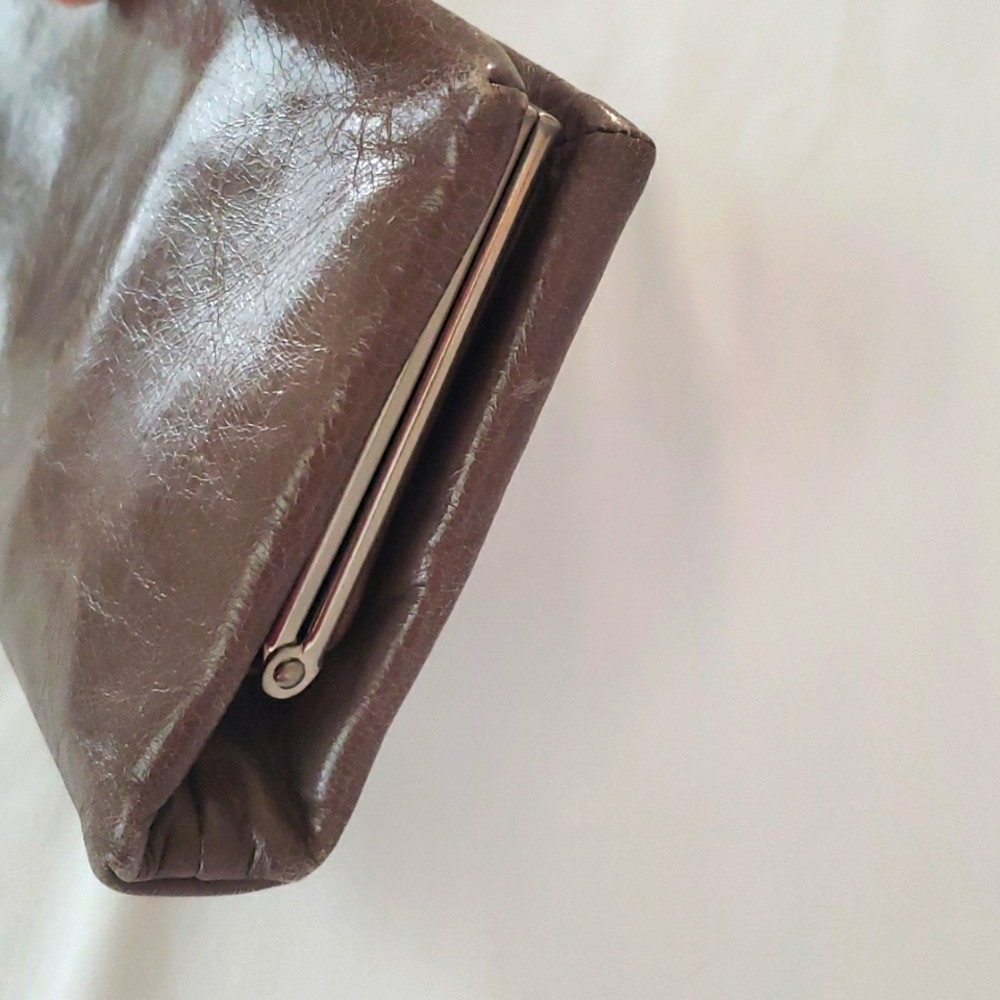 Like NEWGray Distressed Leather HOBO Intl' Clutch with Chain... Kiss Lock!! - Picture 6 of 10